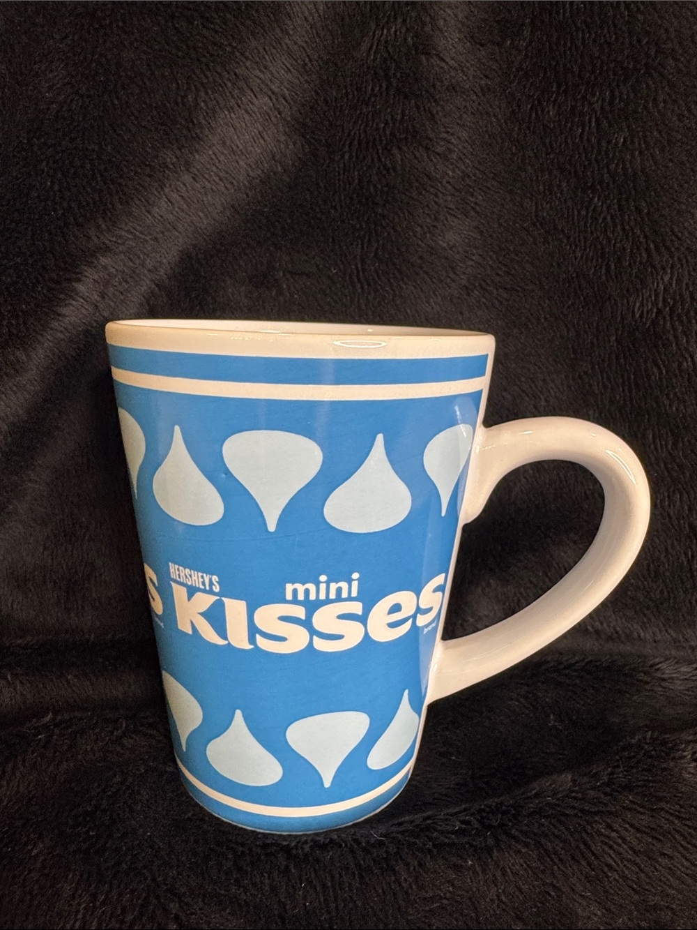 Hershey's Mini Kisses Mug/Cup Hot Chocolate/Coffee/Tea Blue & White by Galerie
